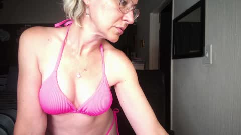 Ningifun couple online show from 4, 2, 2025