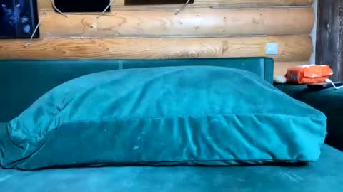 Nail and Olivia online show from 14, 11, 2025