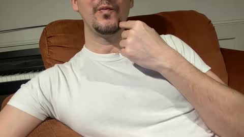 Snapshot of boludopeludo chatting on 5, 3, 2025 edilsonrd online show from 5, 3, 2025