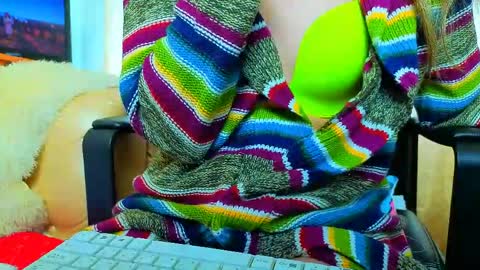 Snapshot of bom_mia_bom chatting on 15, 5, 2026 Mia online show from 15, 5, 2026