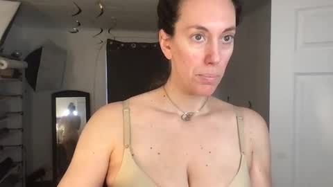 Bonnie online show from 23, 1, 2025