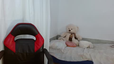 Snapshot of bonni_blonde chatting on 18, 12, 2024 Bonnie online show from 18, 12, 2024