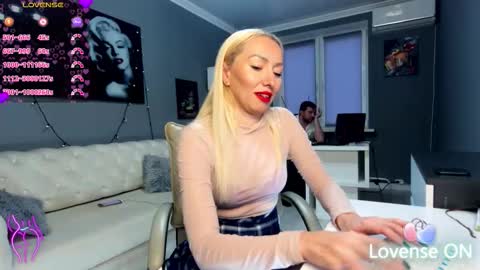 Snapshot of bonnie_annd_clyde chatting on 15, 12, 2025 bonnie_annd_clyde online show from 15, 12, 2025