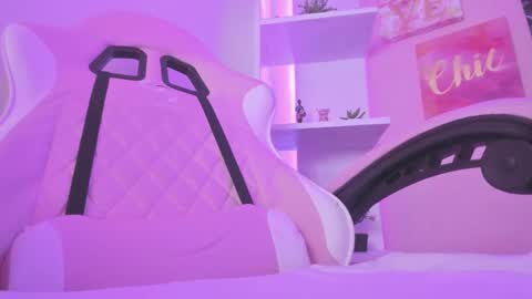 Bonnie online show from 4, 3, 2025