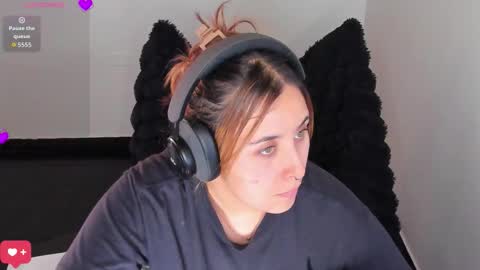 Bonnie Help me reach 500 likes online show from 12, 2, 2026