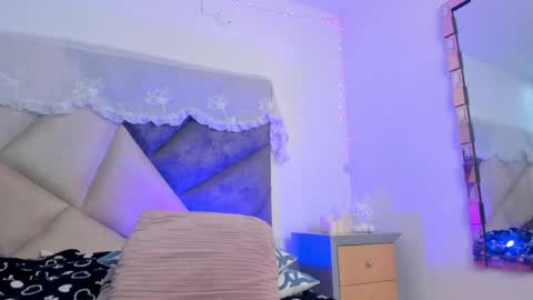 Snapshot of bonniecute_ chatting on 18, 5, 2026 online show from 18, 5, 2026