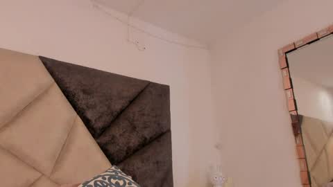 Snapshot of bonniecute_ chatting on 9, 6, 2026 online show from 9, 6, 2026