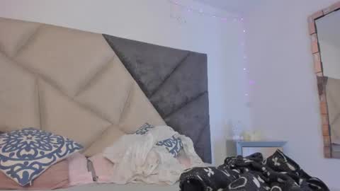 Snapshot of bonniecute_ chatting on 11, 6, 2026 online show from 11, 6, 2026