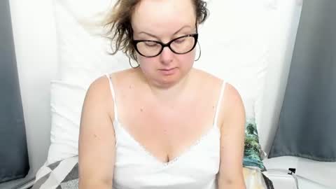 Bonnie online show from 6, 8, 2026