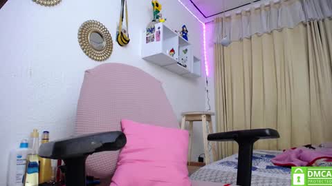 Snapshot of bonny_clyde_xx_ chatting on 15, 2, 2025 Soffy Brooks Independent model online show from 15, 2, 2025