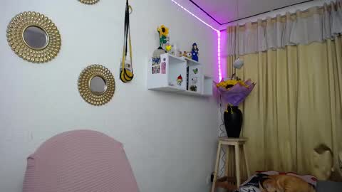 Snapshot of bonny_clyde_xx_ chatting on 8, 3, 2025 Soffy Brooks Independent model online show from 8, 3, 2025