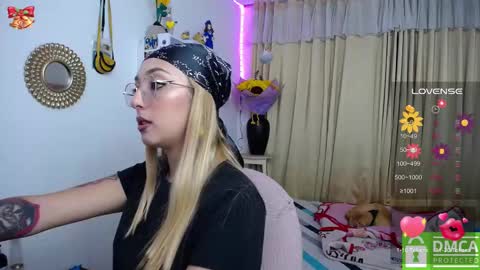 Snapshot of bonny_clyde_xx_ chatting on 11, 3, 2025 Soffy Brooks Independent model online show from 11, 3, 2025