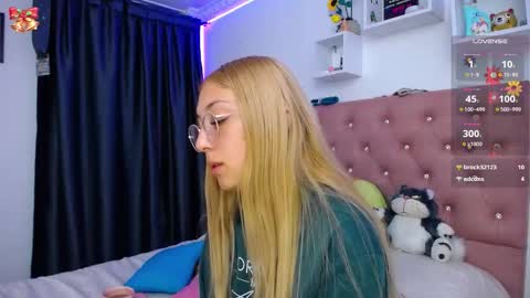 Snapshot of bonny_clyde_xx_ chatting on 20, 11, 2025 Soffy Brooks Independent model online show from 20, 11, 2025