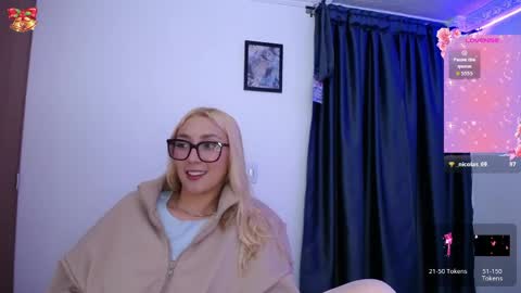 Snapshot of bonny_clyde_xx_ chatting on 13, 4, 2026 Soffy Brooks Independent model online show from 13, 4, 2026