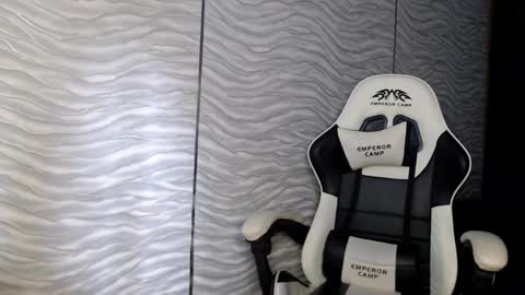 bonny_klyde95 online show from 4, 10, 2025