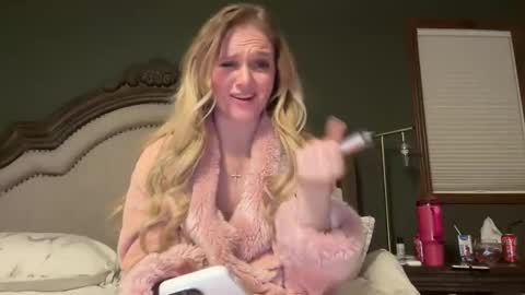 booksnlooksgirl online show from 17, 12, 2024