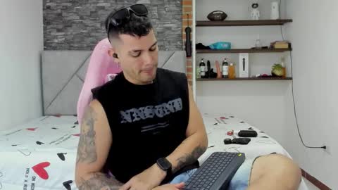 booyhott_ online show from 5, 3, 2026