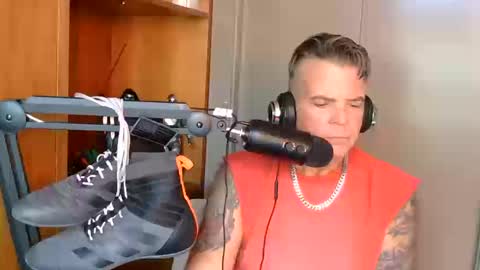 Snapshot of boss1420 chatting on 12, 10, 2025 BOSS online show from 12, 10, 2025