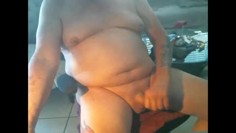 Snapshot of bottomguy33540 chatting on 21, 12, 2025 BAM online show from 21, 12, 2025