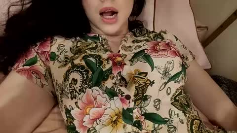 Bouncy Queen Majesty online show from 4, 3, 2025