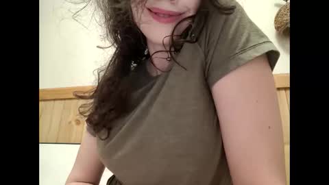 Bouncy Queen Majesty online show from 11, 3, 2026