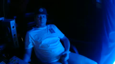 Bowerboi1217 online show from 1, 12, 2025