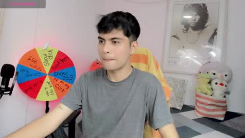 Snapshot of boy_andy__ chatting on 2, 1, 2025 Aaron online show from 2, 1, 2025