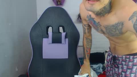 Snapshot of boy_tatto77 chatting on 22, 12, 2025 boy_tatto77 online show from 22, 12, 2025