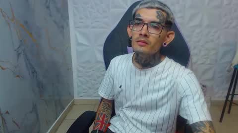 Snapshot of boy_tatto77 chatting on 8, 2, 2026 boy_tatto77 online show from 8, 2, 2026