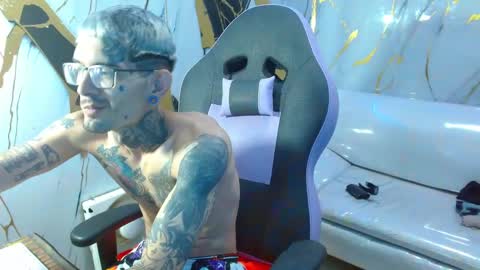 Snapshot of boy_tatto77 chatting on 11, 2, 2026 boy_tatto77 online show from 11, 2, 2026