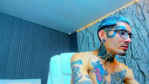 Snapshot of boy_tatto77 chatting on 18, 2, 2026 boy_tatto77 online show from 18, 2, 2026