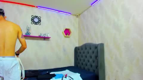 Snapshot of boy_tatto77 chatting on 19, 2, 2026 boy_tatto77 online show from 19, 2, 2026