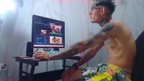 Snapshot of boy_tatto77 chatting on 13, 3, 2026 boy_tatto77 online show from 13, 3, 2026