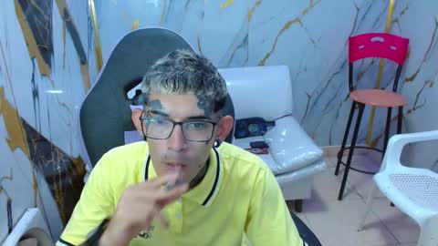 Snapshot of boy_tatto77 chatting on 16, 3, 2026 boy_tatto77 online show from 16, 3, 2026