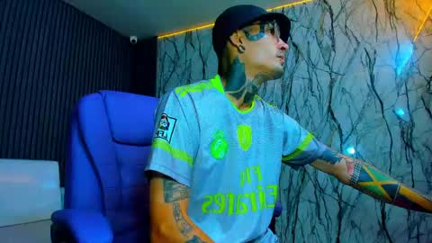 Snapshot of boy_tatto77 chatting on 18, 3, 2026 boy_tatto77 online show from 18, 3, 2026