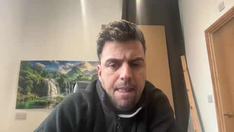 Snapshot of boyofficeboy chatting on 14, 4, 2026 boyofficeboy online show from 14, 4, 2026