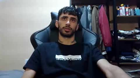 boyzinm2 online show from 26, 4, 2026