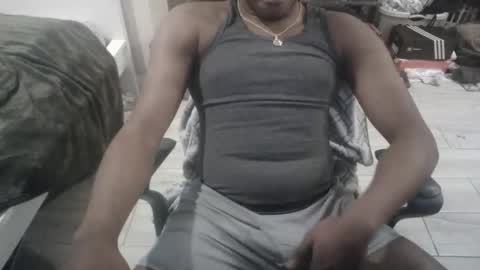 Snapshot of bquen400 chatting on 4, 12, 2025 bquen400 online show from 4, 12, 2025