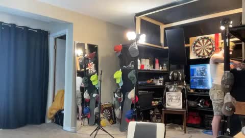 Snapshot of brad_bounce chatting on 3, 4, 2026 Brad Ballsy online show from 3, 4, 2026