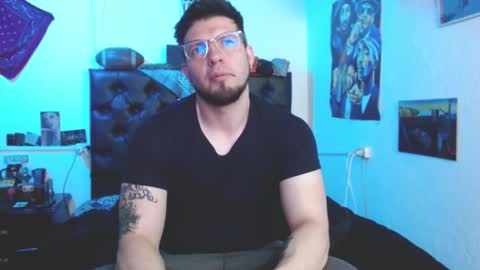 brad hot boy online show from 17, 12, 2025