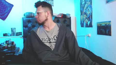 brad hot boy online show from 20, 5, 2026