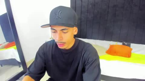 Snapshot of brad_usma chatting on 2, 2, 2025 BRAD USMA online show from 2, 2, 2025