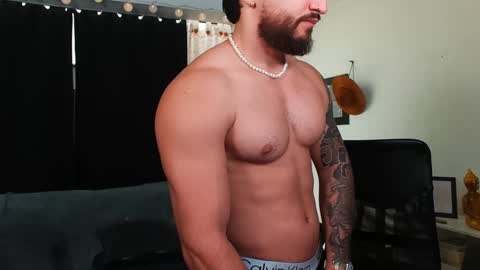 Bradley Martinez online show from 4, 2, 2025