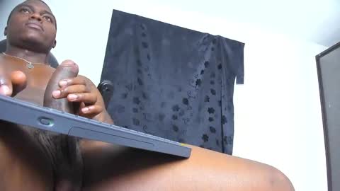 Snapshot of brant_garcia chatting on 14, 12, 2024 Brant Garcia online show from 14, 12, 2024