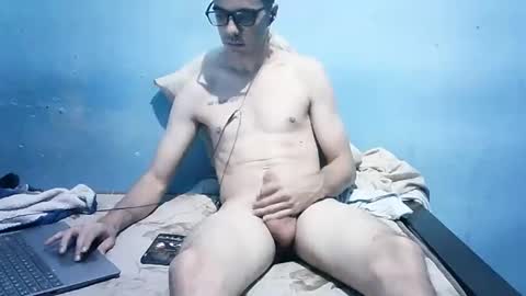 Snapshot of brasil43 chatting on 18, 3, 2026 PutoBR online show from 18, 3, 2026