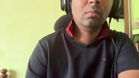 dont tell me u like to see me if you cant follow me online show from 19, 2, 2025