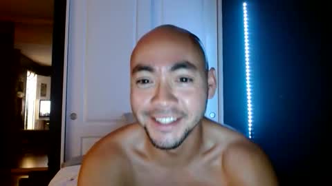 Breadcrumbsss online show from 8, 11, 2025