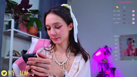 Ashley Dolce and Lou online show from 30, 10, 2025