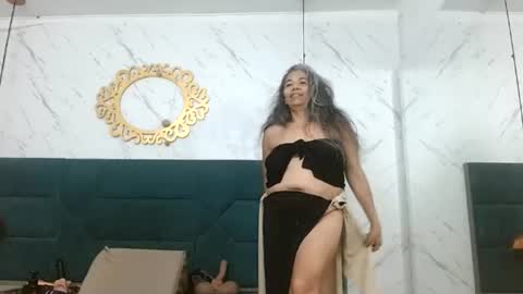 BRENDA VELASQUEZ online show from 25, 6, 2026