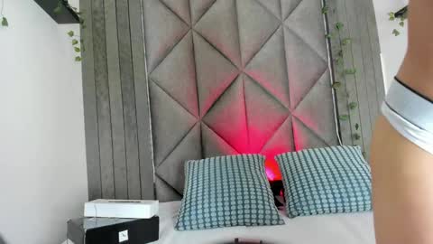 Snapshot of briaconner_ chatting on 4, 6, 2026 B R I A online show from 4, 6, 2026
